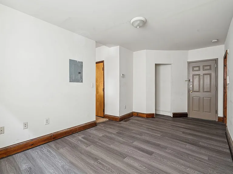 5101-21 Walnut St #B107 — Photo 10