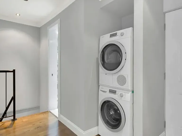 160 E 26th St #4B — Photo 6