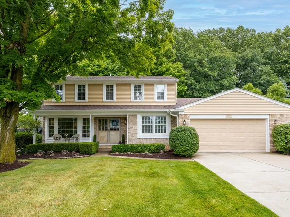 21872 Cumberland Dr, Northville, MI 48167