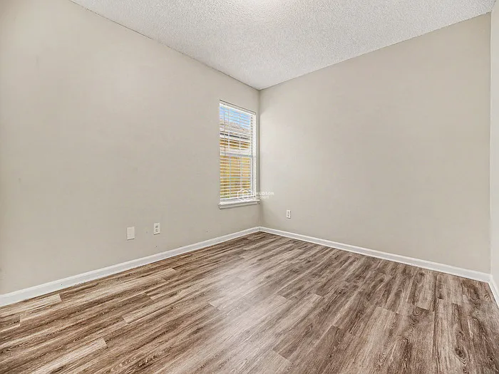 1664 Hudderfield Cir W — Photo 14