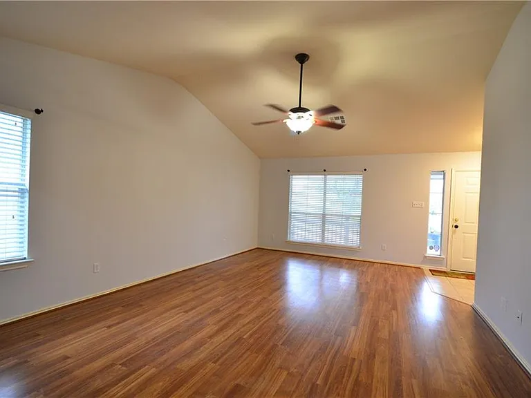 1215 Cardigan St — Photo 38