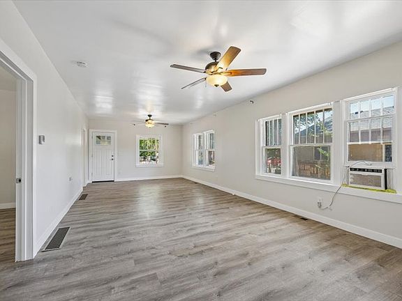 5th image of 4759 Pearl St