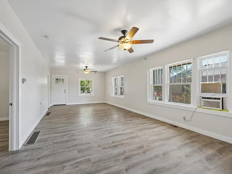 4759 Pearl St — Photo 5