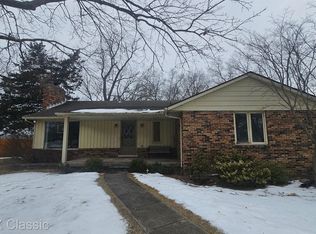 6045 Carroll Lake Rd, Commerce Township, MI 48382