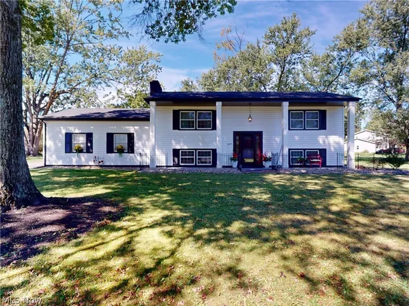 8375 E Wadora Cir NW, North Canton, OH 44720