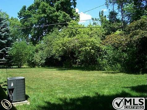 2015 Hall Ave 006.jpg