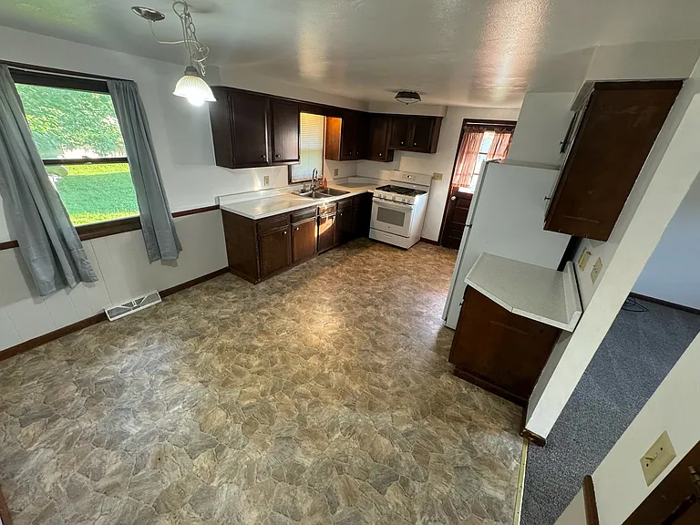 1835 W Gore Rd — Photo 6