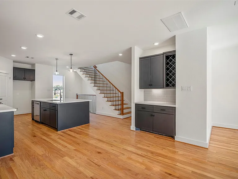 6320 Del Rio St — Photo 17