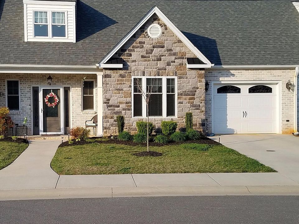1st image of 1422 Helmsdale Dr