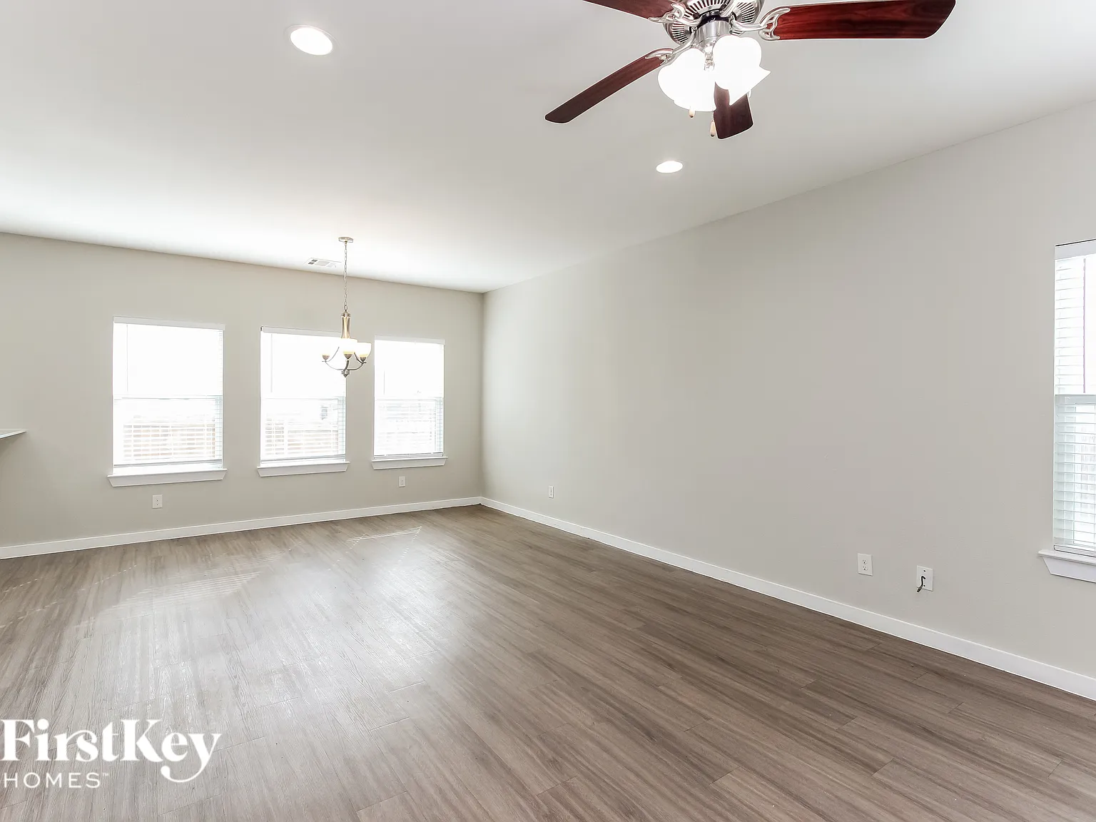 3 bed, 2.5 bath, 1836 sqft, $2,070 — Photo 3