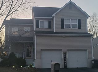 39 Alexander Dr, Washingtonville, NY 10992
