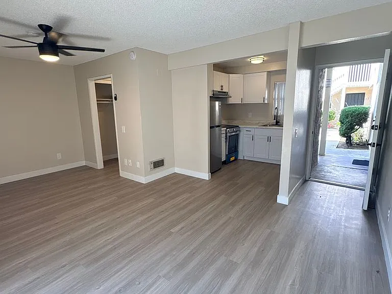 1626 N Santa Fe Ave — Photo 1