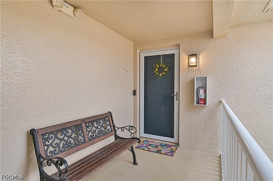 3 bed, 2.0 bath, 1387 sqft, $1,950 — Photo 3