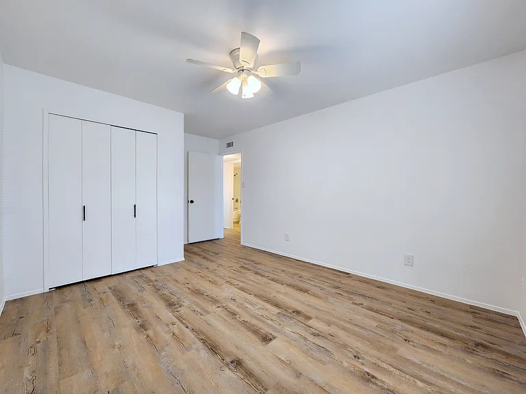5541 Ragan Dr — Photo 13