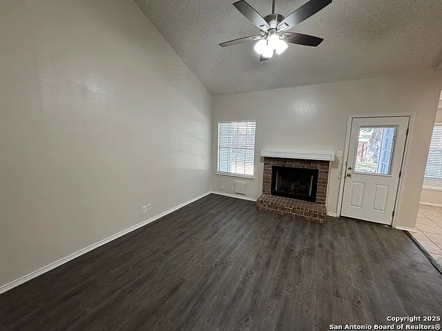 5922 Spring Buck — Photo 8