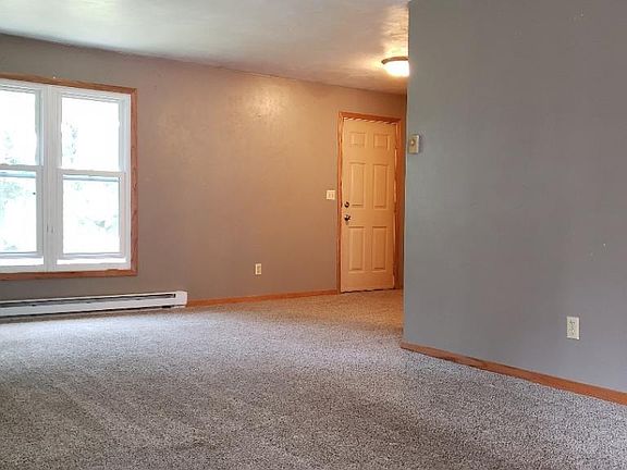 4th image of 202 Meadow Park Dr