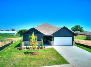 7712 Three Woods Ln, Yukon, OK 73099