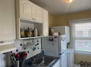 84 Canaan Ct #BLD-26, Stratford, CT