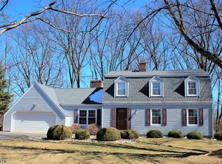 17 Cedar Grove Rd, Annandale, NJ 08801