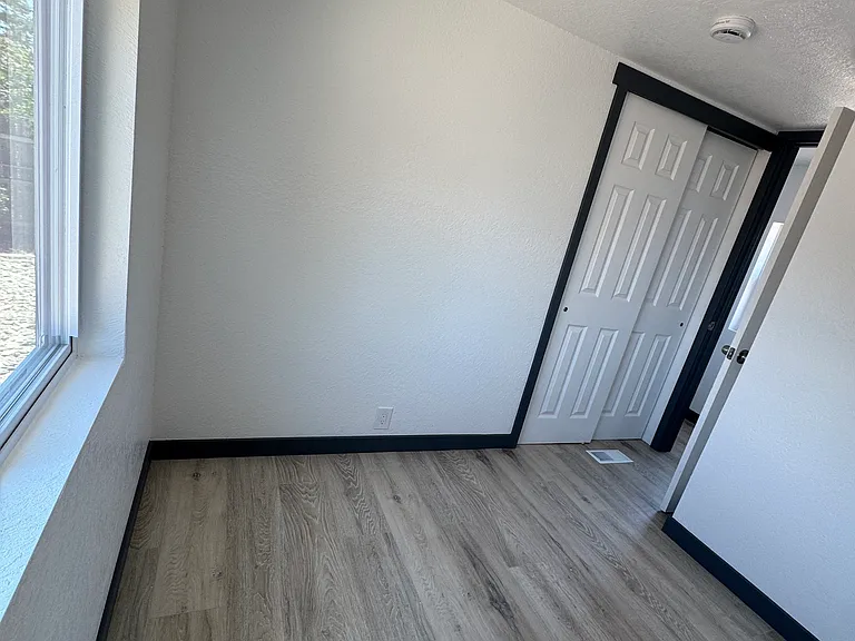 268 E Rolling Hills Dr — Photo 7