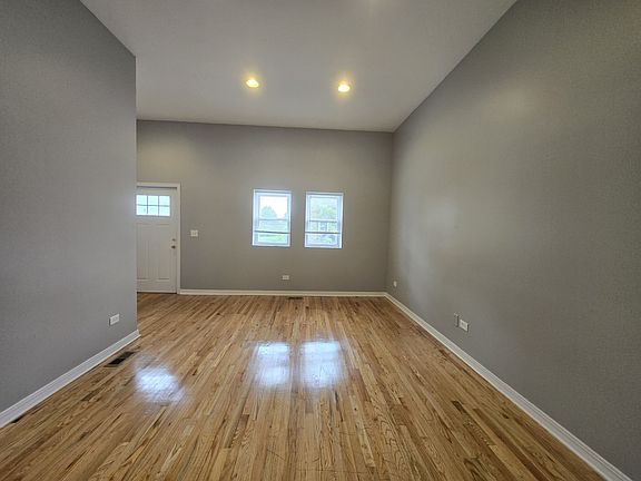 4th image of 5906 S Lasalle St #1