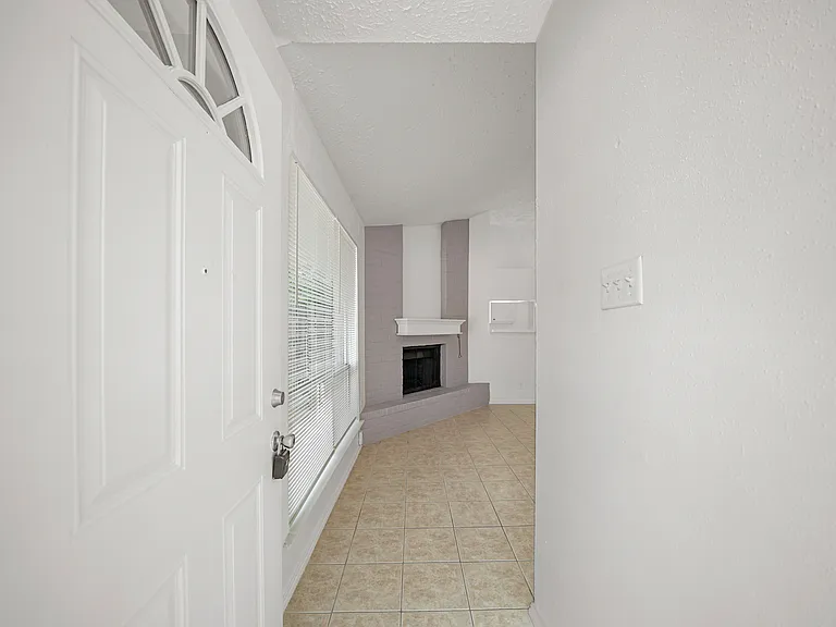 20614 Park Row Dr — Photo 4