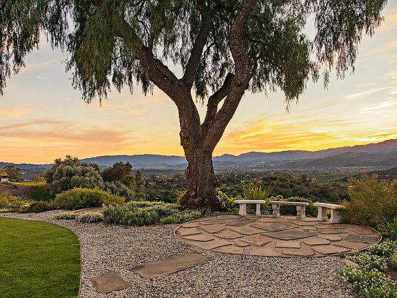 4th image of 1417 Foothill Rd