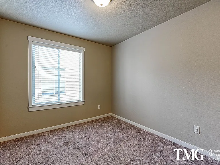 9807 NE 76th Way — Photo 22