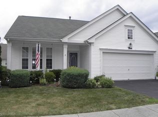 3 Buckingham Cir, Belvidere, NJ 07823