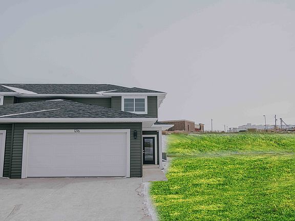 2nd image of 1210 Prairieview Dr SW
