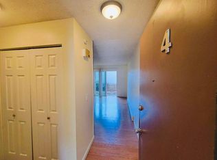 3940 SW Plum St #4, Portland, OR 97219