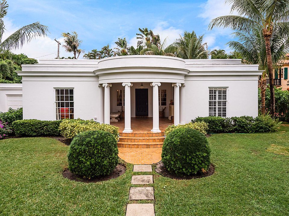 1st image of 425 Seaspray Avenue