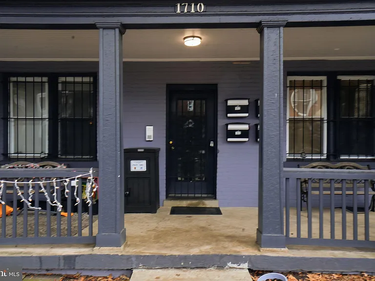 1710 W Virginia Ave NE #202 — Photo 27
