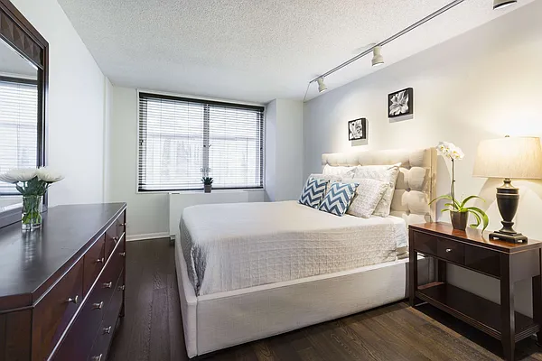 Sold by Compass | media 3