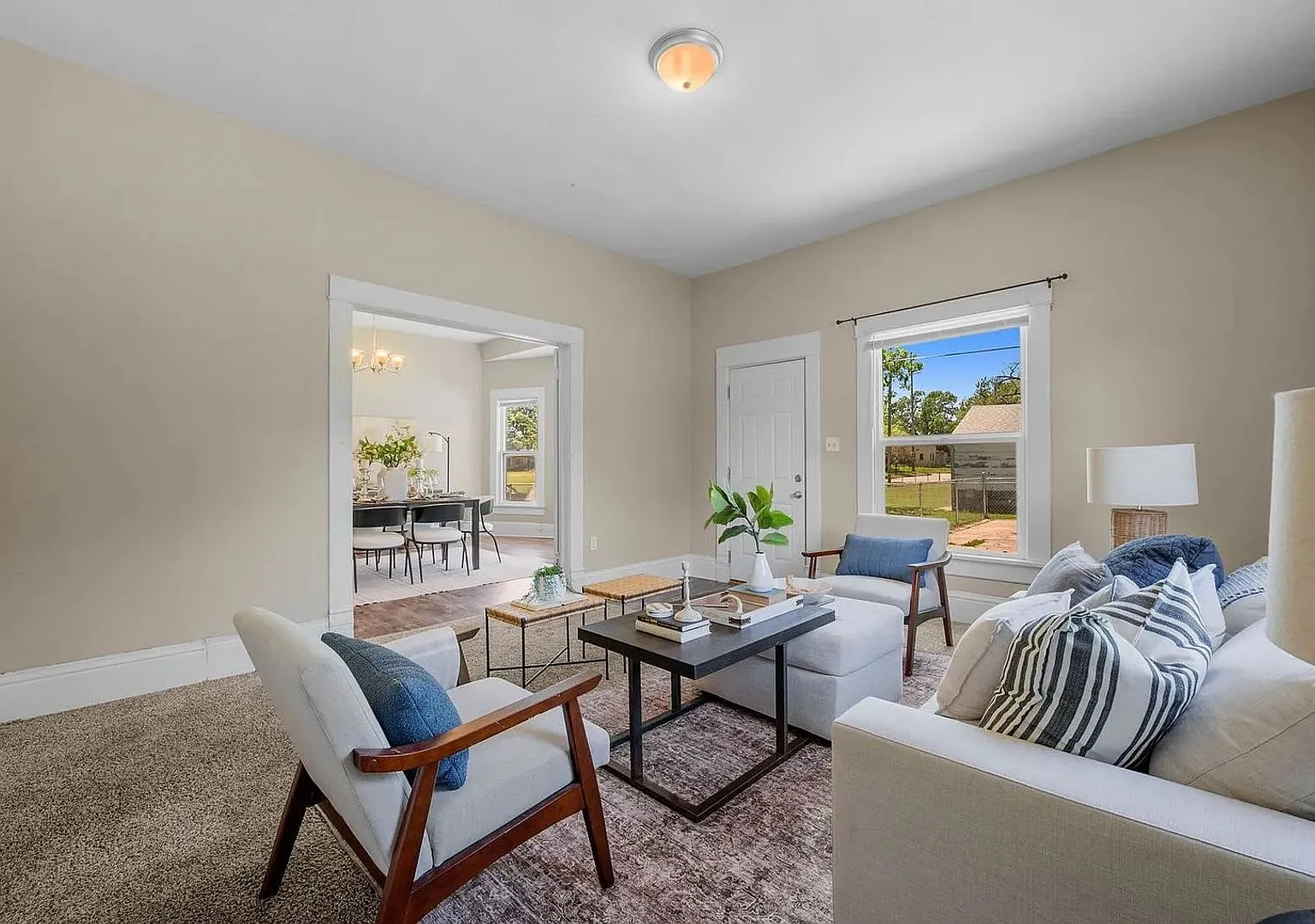 Charming 3 Bedroom - 1 Bath House! — Photo 3