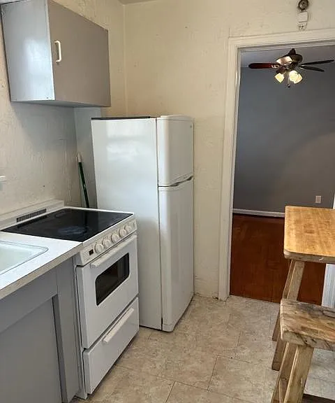 658 N Desoto St #A — Photo 9