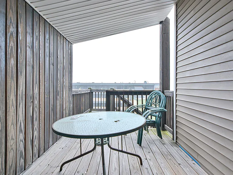 347 E 8th St #3 — Photo 22