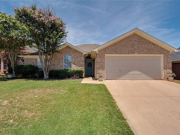 3rd image of 2205 Greensborough Ln