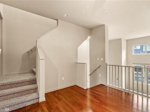 5th image of 4852 Deerfield Pl