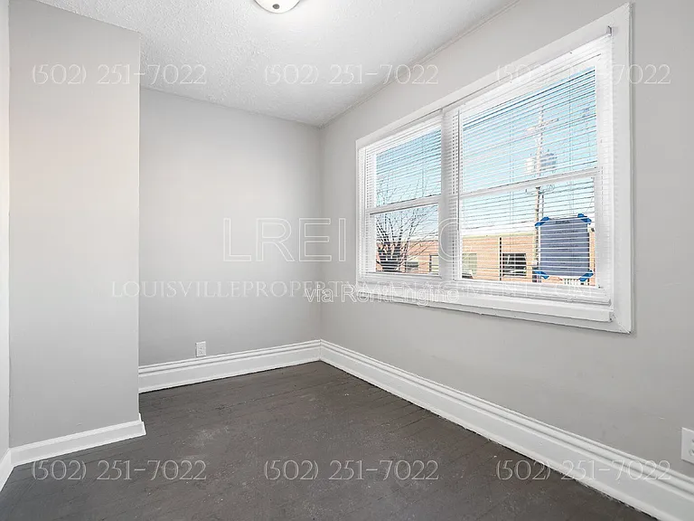 2424 Rowan St — Photo 11