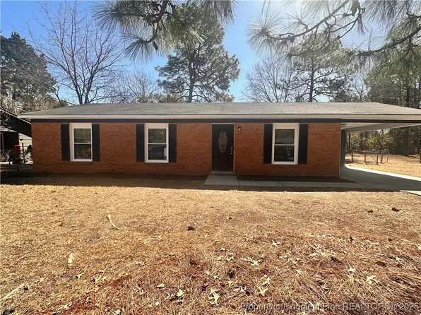 6549 Amanda Cir, Fayetteville, NC 28304