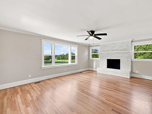5th image of 4828 Purnell Rd