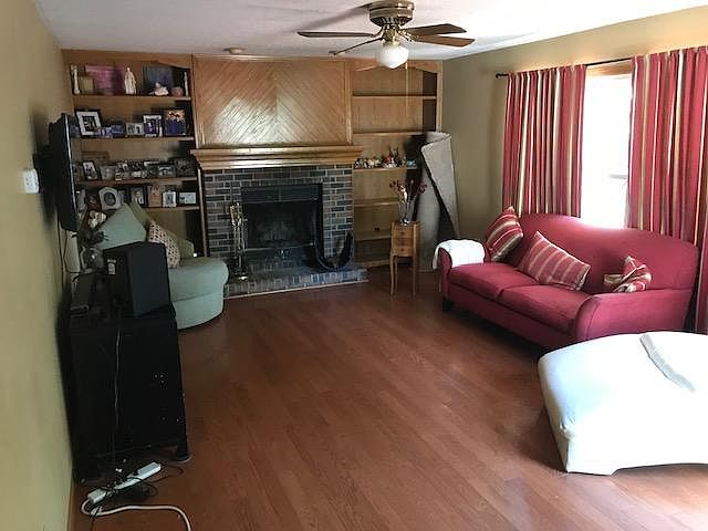 2nd image of 4500 Crestmoor Dr