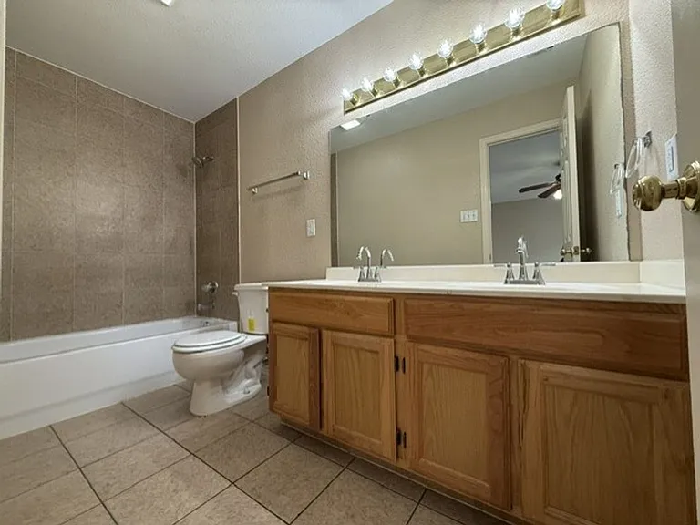 3113 Silhouette Dr — Photo 16