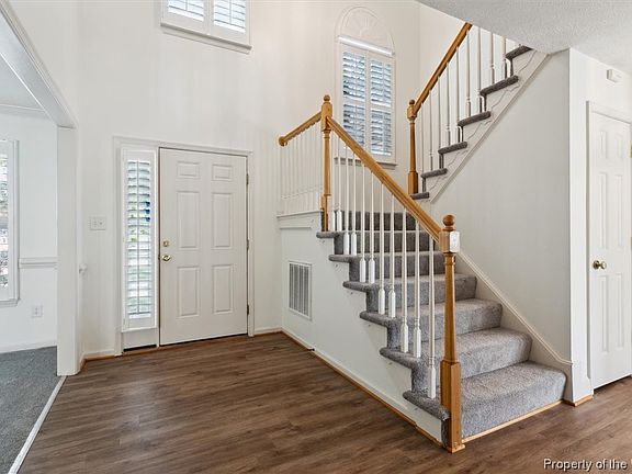 3rd image of 4616 Yeardley Loop