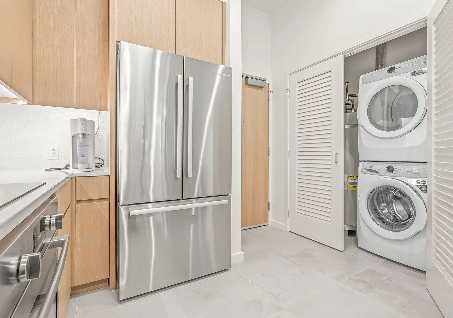 Sky Ala Moana West | 1 Bedroom, 1 Bathroom on the Amenity Level — Photo 3