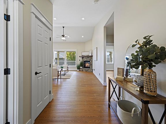 4th image of 4606 Bermuda Dunes Dr