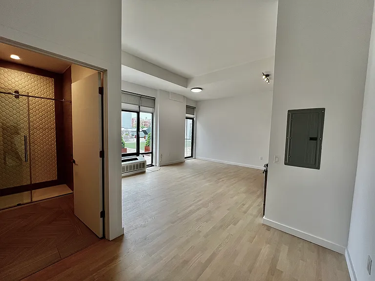 33-01 38th Ave #3K — Photo 3