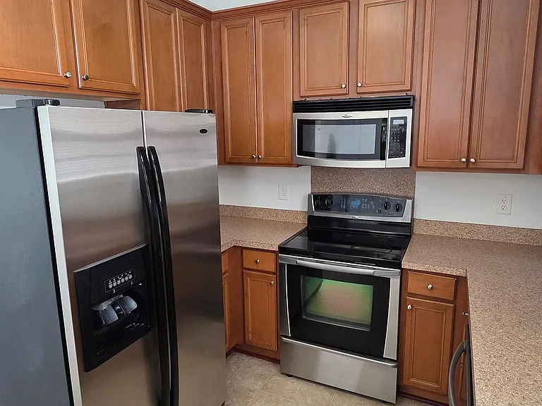 5905 Hollow Wood Ct — Photo 8