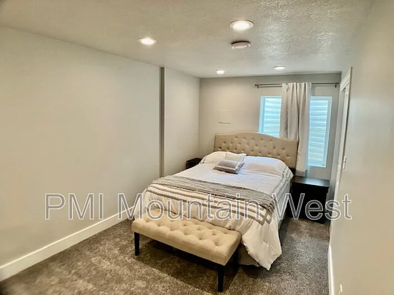 707 S Miller Ave — Photo 23